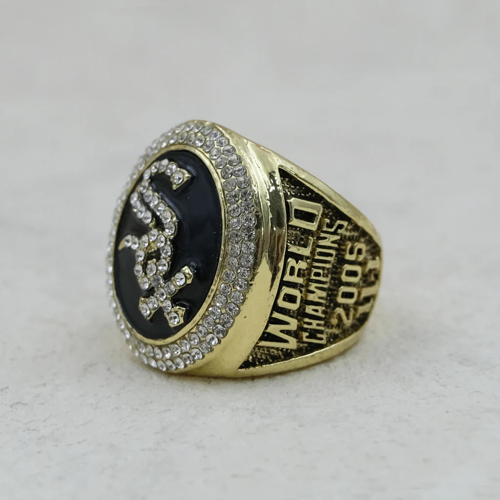 2005 Chicago White Sox MLB championship ring & MLB Commissioner’s Trophy