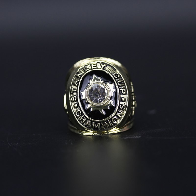 Toronto Maple Leafs 1967 NHL Stanley Cup championship ring