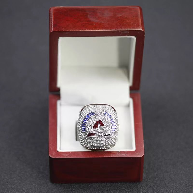 Avalanche unveil 2022 Stanley Cup rings, featuring 669 diamonds